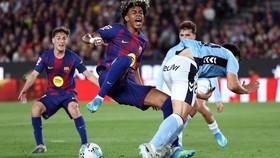 FOTO: Yamal Cedera Saat Barcelona Semakin Dekat Menuju Juara