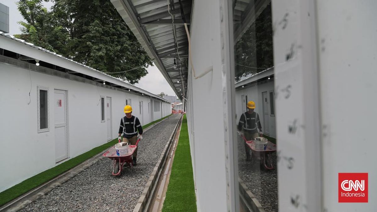 Foto: Menengok Huntara Warga Bantaran Rel Senen