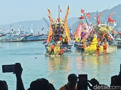 Video: Nelayan Prigi Gelar Larung Sembonyo di Tengah Paceklik Ikan