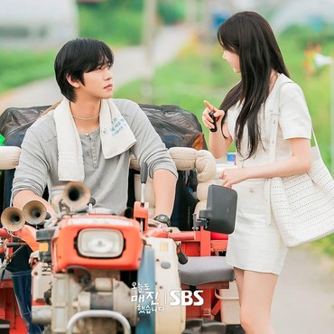 Sengit! Begini Pertemuan Pertama Ahn Hyo Seop dan Chae Won Bin di 'Sold Out On You'