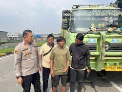 Penampakan Sopir Angkot Viral Lawan Arah di Jaktim Usai Dibekuk Polisi