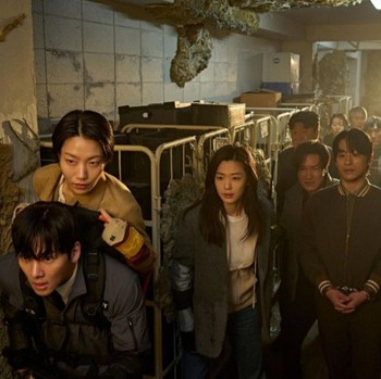 Intip Potret Jun Ji Hyun hingga Ji Chang Wook di Film Terbaru 'Colony' yang Siap Bikin Tegang