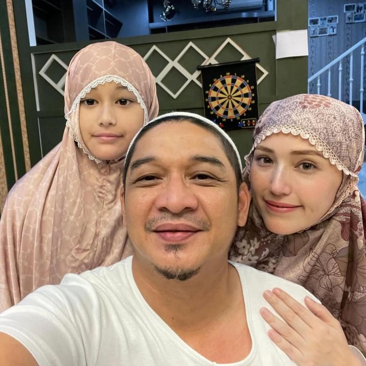 <p>Pasha Ungu memiliki empat anak dari pernikahannya dengan Adelia Wilhelmina, Bunda. Putri bungsunya yang bernama Princess Kayla Mutiara Pasha atau akrab disapa Kayla, lahir bertepatan dengan Hari Kartini, yaitu 21 April 2017. Belum lama ini, Kayla baru saja merayakan ulang tahunnya yang ke-9. (Foto: Instagram @adeliapasha)</p>