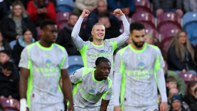 Manchester City menggusur Arsenal dari puncak klasemen Liga Inggris setelah menang 1-0 atas Burnley dalam laga pekan ke-34, Kamis (23/4) dini hari WIB.