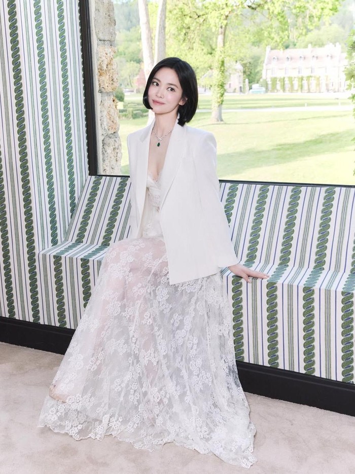 Bagaimana penampilan Song Hye Kyo kali ini menurut kamu, Beauties?/ Foto: instagram.com/kyo1122