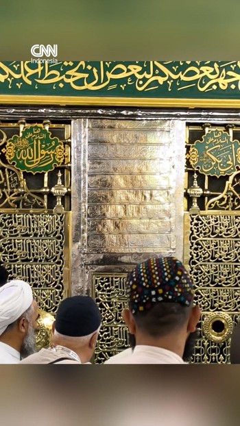 Tangis Haru Peziarah di Makam Rasulullah Memasuki Musim Haji 2026
