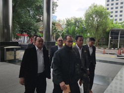 Tiba di KPK, Ustaz Khalid Basalamah Diperiksa Jadi Saksi Kasus Kuota Haji