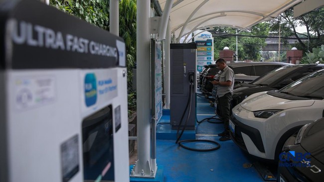 Siap-Siap Jalanan RI Bakal Diserbu Mobil Listrik, Ini Pemicunya