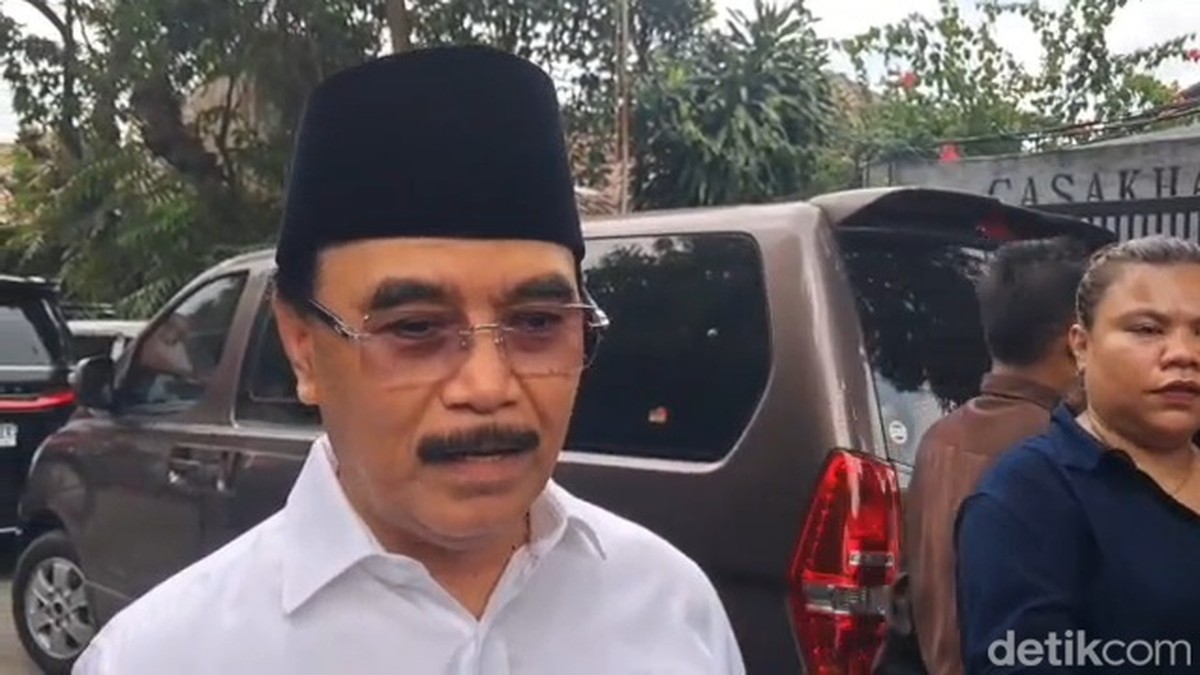 Adhyaksa Dault&comma; paman Syifa Hadju&comma; di pengajian dan siraman Syifa Hadju jelang menikah&period;