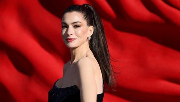 Anne Hathaway Terima Al-Qur'an usai Viral Ucap Insyaallah