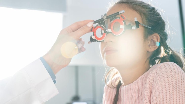 Cerita Bunda yang Anaknya Salah Diagnosis Mata Minus 11&comma; Ternyata saat di Singapura Hasilnya Jauh Berbeda