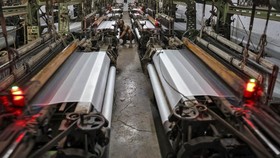 FOTO: Dari Kilang ke Lemari, Perang Iran Ubah Peta Industri Mode