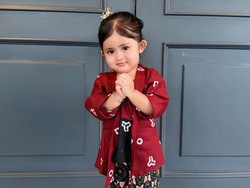 Jadi Kartini Kecil, 7 Gaya Cunda Anak Denny Caknan & Bella Bonita Berkebaya Kutu Baru