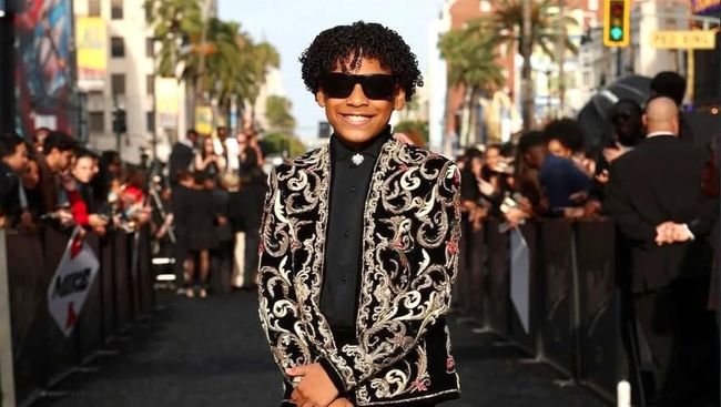 Jaket Pemeran Michael Jackson Muda di Premiere Michael Rupanya Karya Desainer Indonesia