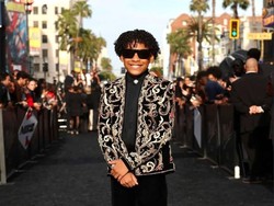 Jaket Pemeran Michael Jackson Muda di Premiere 'Michael' Rupanya Karya Desainer Indonesia