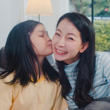 3 Kebiasaan Orang Tua untuk Membuat Anak Jadi Tangguh & Cerdas Menurut Psikolog Harvard