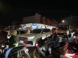 Jalan Toddopuli-Batua Raya Makassar Macet Parah, Mobil Nyaris Tak Bergerak