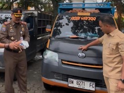 3 Mobil Buang Sampah di Pekanbaru Ditangkap-Denda, Tenyata dari Kampar