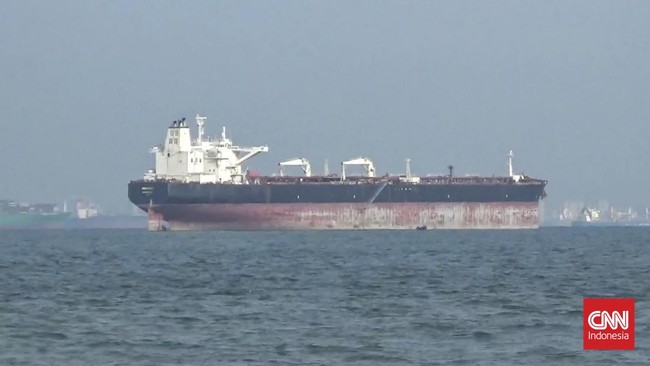Gangguan pada pasokan minyak global akibat krisis di Selat Hormuz diperkirakan merugikan ekonomi dunia hingga 50 miliar euro atau setara Rp1.000 triliun.
