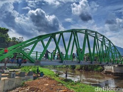 Perbaikan Sayap Pintu Masuk, Jembatan Cijeruk Bandung Ditutup Sementara