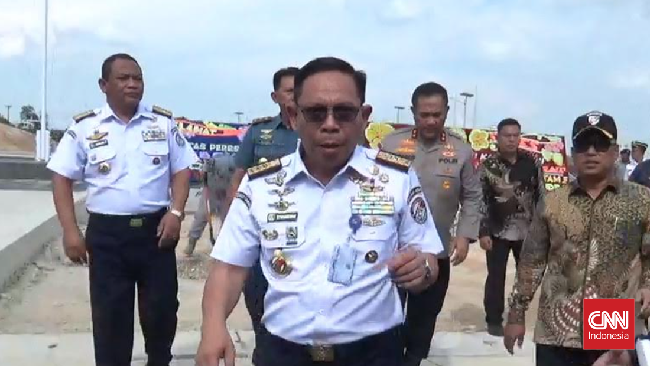 Kepala Bakamla Irvansyah dukung wacana tarif kapal di Selat Malaka. Ia percaya pengelolaan laut dapat meningkatkan pendapatan negara dan keamanan maritim.