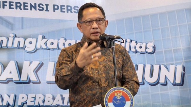 Mendagri sekaligus Kepala BNPP Muhammad Tito Karnavian mengungkap rencana program BSPS atau bedah rumah di kawasan perbatasan.