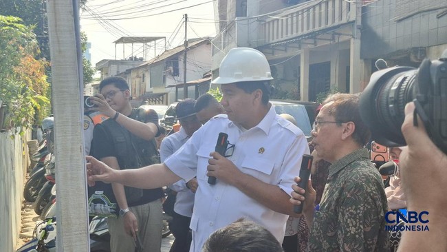 Maruarar Ingin Renovasi Rumah Kumuh Menteng Tenggulun Beres 75 Hari