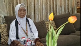 Ketekunan Nenek Pedagang Cilok, 65 Tahun Menabung untuk Naik Haji