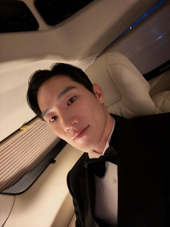 Ternyata, sang aktor menghabiskan masa kecilnya di Amerika Serikat, bahkan menyelesaikan pendidikan di Babson College, lho./ Foto: instagram.com/steveshnoh