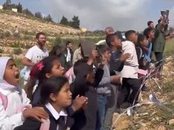 Video Suara Anak-anak Palestina Protes Israel yang Tutup Jalan ke Sekolah