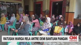 VIDEO: Ratusan Warga Rela Antre Berjam-Jam Demi Bantuan Pangan