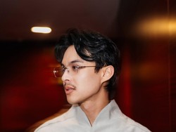 Rambut Rontok Parah, Rey Mbayang Rupanya Idap Autoimun Psoriasis