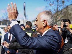 Cairan Merah Sasar Eks Putra Mahkota Iran di Jerman