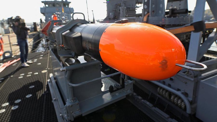 Sebuah drone bawah air di pangkalan Angkatan Laut Jerman, sebagai bagian dari Bundesmarine, mempresentasikan keahlian dan aplikasi penanggulangan ranjau di Kiel, Jerman, 23 April 2026.
