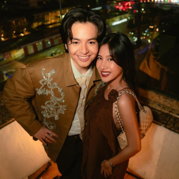 <p>Artis Shenina Cinnamon tengah rehat dari dunia akting untuk fokus pada kehamilan pertamanya. Meski sedang rehat, Shenina tetap mendukung aktivitas suaminya Angga Yunanda. Ia kerap terlihat menemani Angga yang sedang bekerja, Bunda. (Foto: Instagram @sheninacinnamon)</p>