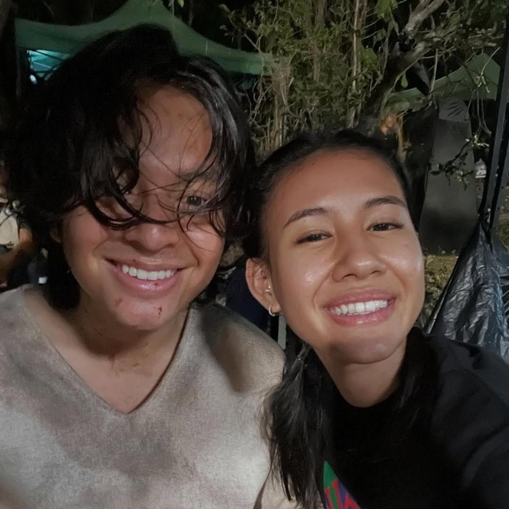 <p>Perempuan 27 tahun ini sengaja mem-<em>posting</em> foto-foto tersebut untuk mengapresiasi kerja keras yang telah dilakukan suaminya selama syuting film. "Unggahan apresiasi untuk suamiku yang pekerja keras! Aku melihat semua usaha dan kerja kerasmu, aku tahu itu tidak mudah tapi KAMU BERHASIL, seperti biasa!" tulisnya. (Foto: Instagram @sheninacinnamon)</p>