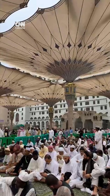 Salat Jumat Perdana Jemaah Haji RI di Masjid Nabawi Madinah