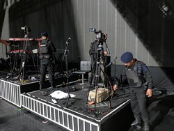 Brimob Polda Metro Sterilisasi Indonesia Arena Jelang Konser Pulse On Jakarta