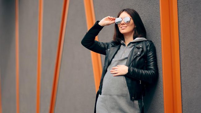 5 Item yang Bakal Bikin Tampilan Bunda Jadi Lebih Pede dan Stylish saat Hamil, Coba Yuk!