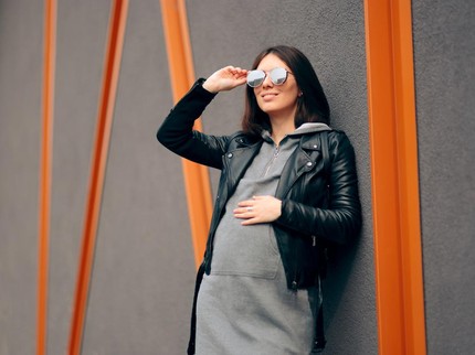 5 Item yang Bakal Bikin Tampilan Bunda Jadi Lebih Pede & Stylish saat Hamil, Coba Yuk!