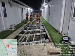 Kontraktor Kebut Perbaikan Jalur Pedestrial Huntara di Tamiang yang Amblas