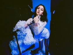 Lirik Lagu Aku Bukan Dia - Keisya Levronka