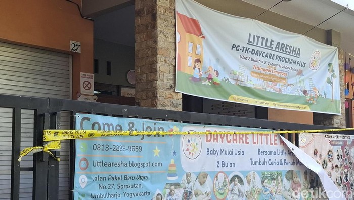 Lokasi tempat penitipan anak (daycare) usai digrebek polisi karema diduga melakukan penganiayaan terhadap anak di Sorosutan, Umbulharjo, Kota Jogja, Sabtu (25/4/2026).