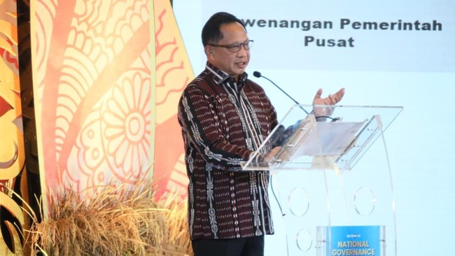 Ajakan tersebut disampaikannya dalam acara Halalbihalal masyarakat perantau Sumbagsel di Griya Agung, Sabtu (25/4).