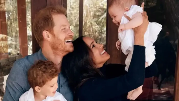 Pangeran Harry dan Meghan Markle Dikabarkan Dadakan Kembali ke Inggris, Pulang ke Istana?