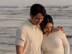 Jelang Melahirkan, 7 Potret Maternity Amanda Manopo bareng Kenny Austin di Pantai