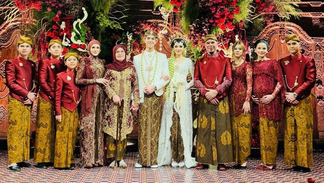 Terpopuler: El Rumi-Syifa Hadju Sah Nikah hingga Terungkap Mahar dan Souvenir