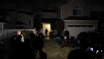 FOTO: FBI Gerebek Rumah Tersangka Penembakan di Gedung Putih