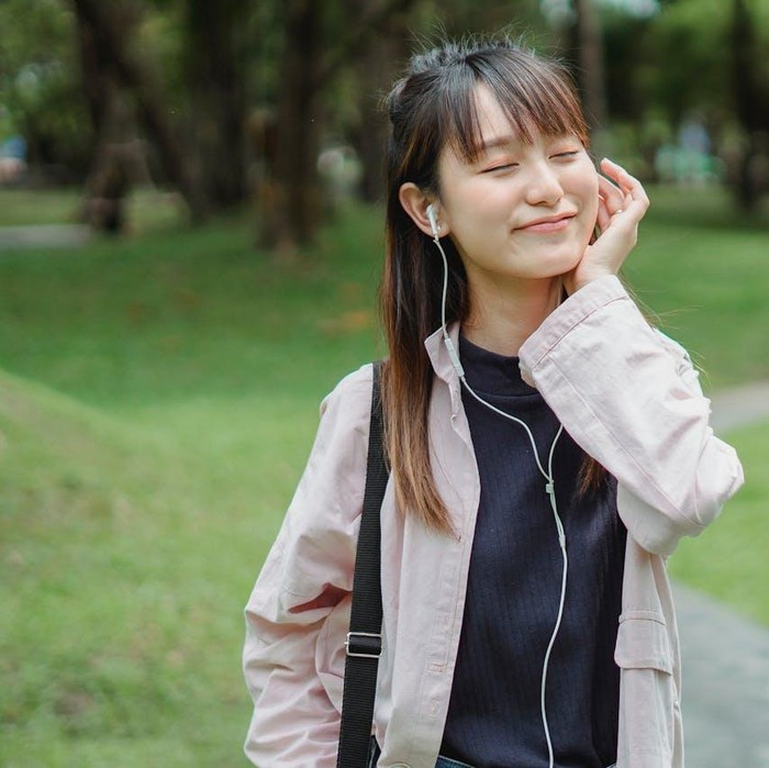 Melakukan rutinitas menyenangkan dan memberi waktu beristirahat. Menjaga keseimbangan agar tidak kelelahan.