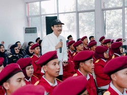 Tinjau SRMA 32 Lampsel, Mensos Pastikan Proses Belajar Berjalan Optimal